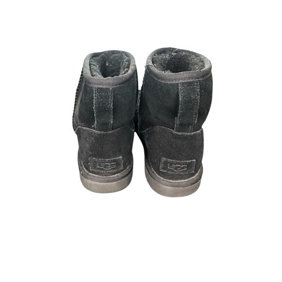 Ugg Black Women's Suede Sherpa Lined Classic Mini Rubber Logo Boot Size 9 - Picture 10 of 11